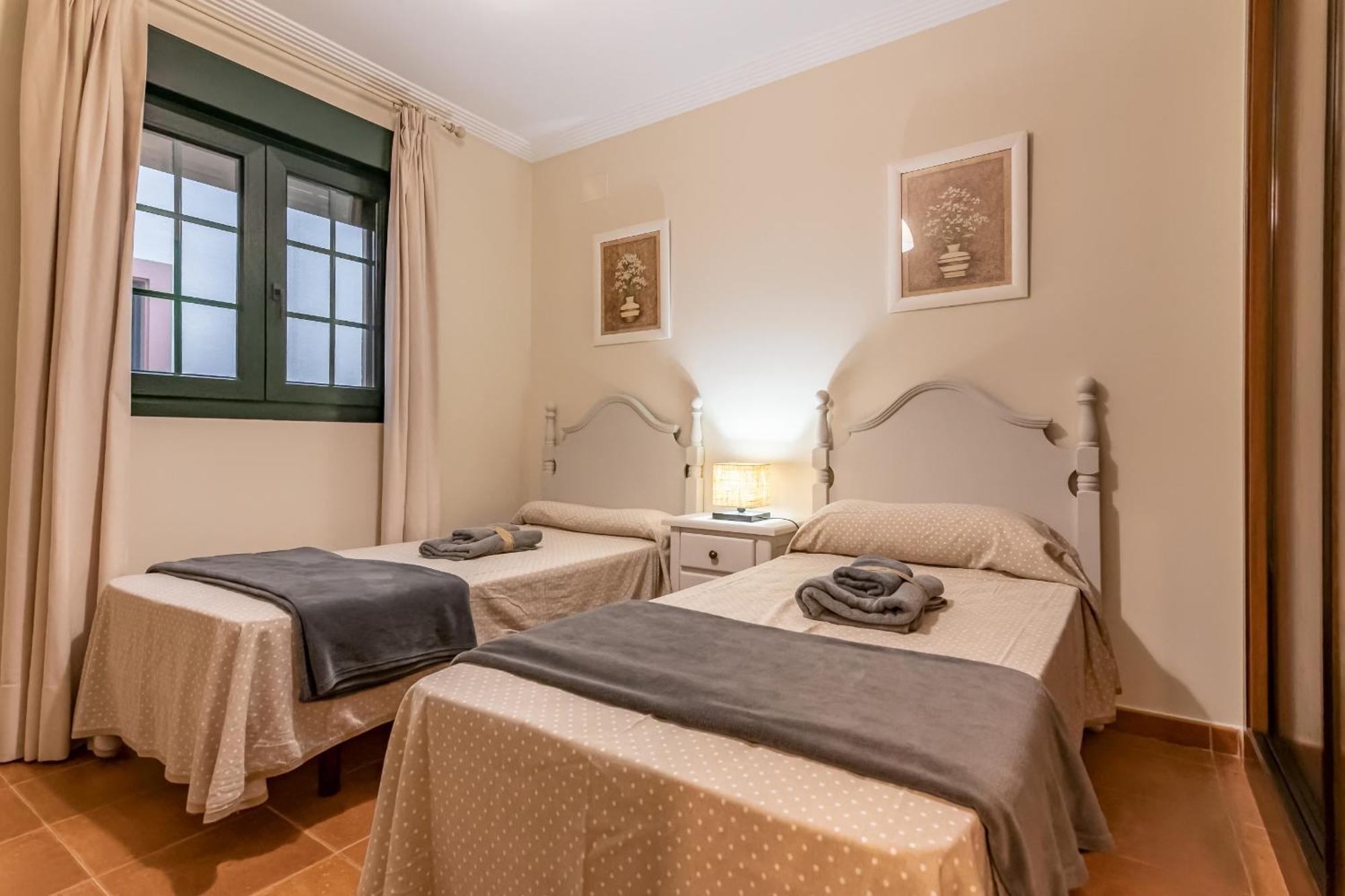 Prado Golf By H Apartment Исла Канела Екстериор снимка